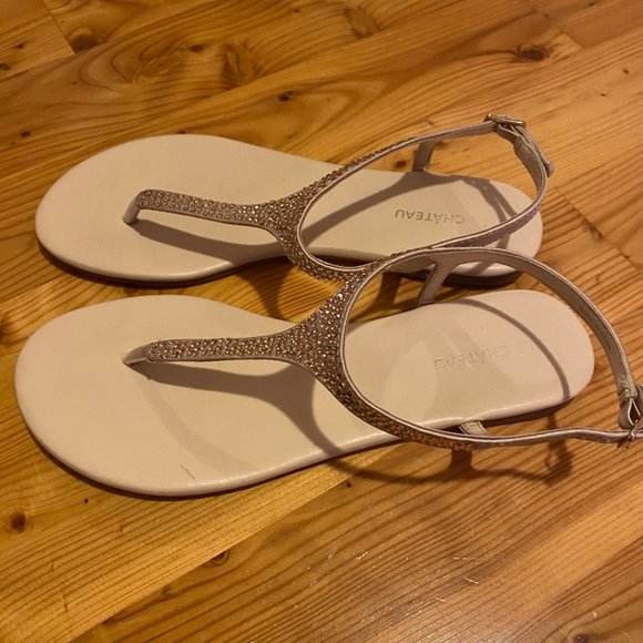 Le Chateau Sandals - Picture 2 of 3